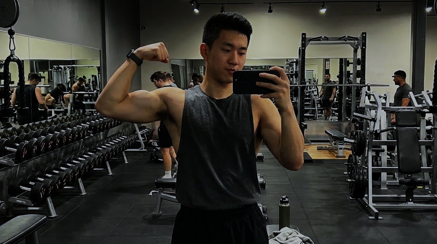 Gym mirror aesthetic